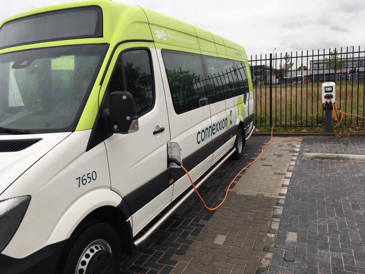 bus for public transport charging with a extra long cable from Laadkabelfabriek.nl