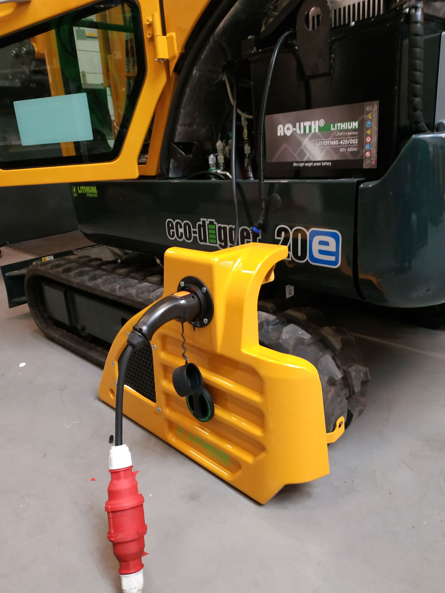 Eco-digger charged via CEE to Type2 adapter during tests