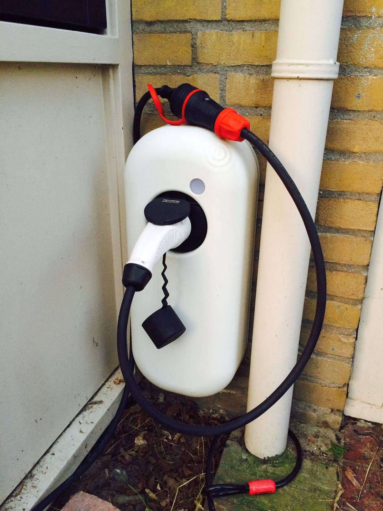 Adapter Type2 to Schuko at Lolo charging station